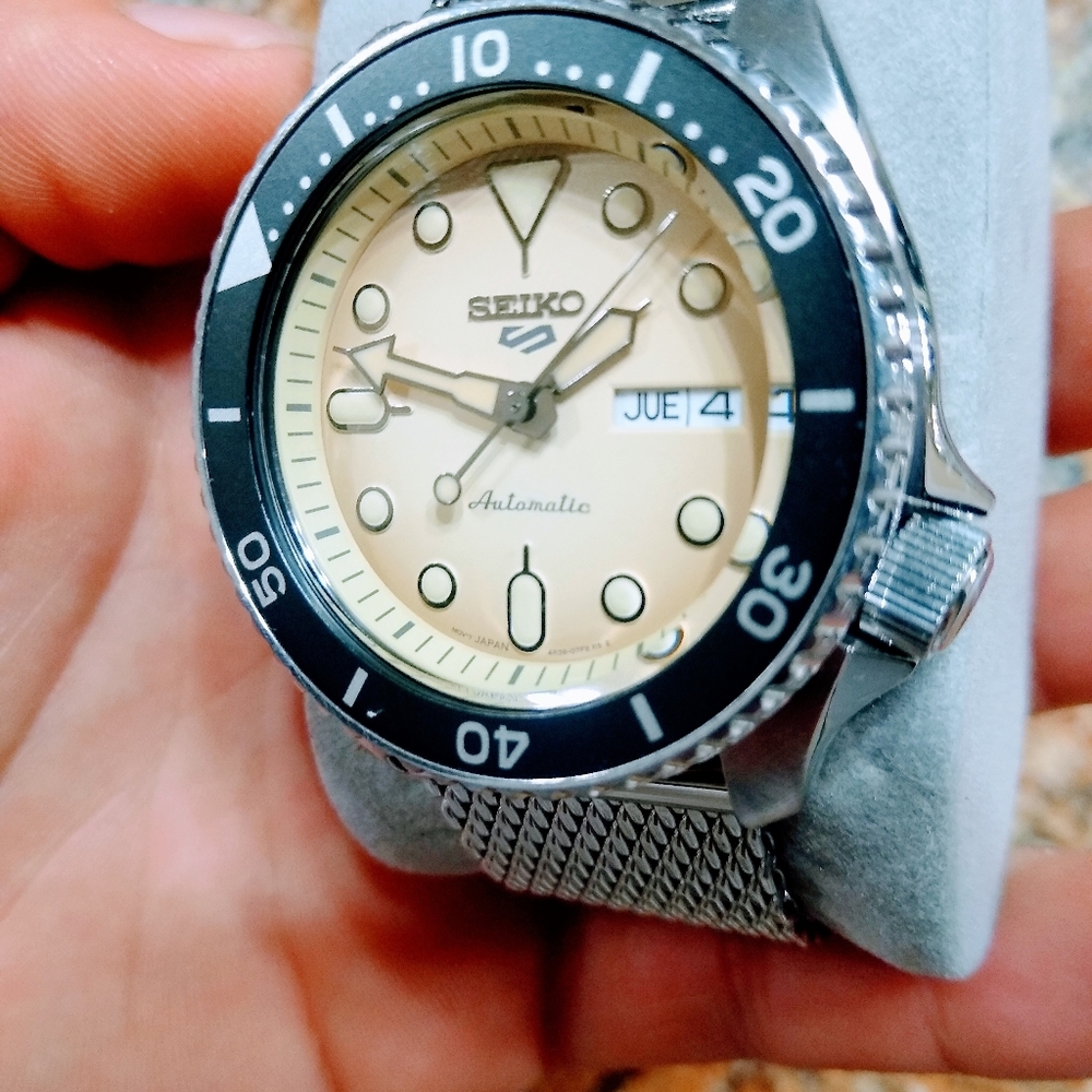 Seiko - Picture 2 of 3